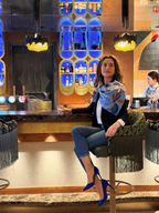 18-momme mulberry silk scarf from Bursa, UNESCO textile heritage site, featuring hand-rolled edges and a modern motif. A high-durability luxury piece by TANEÉ, refined for the European market. Execuitive leaders to celebrations. Served with a special boxing experience